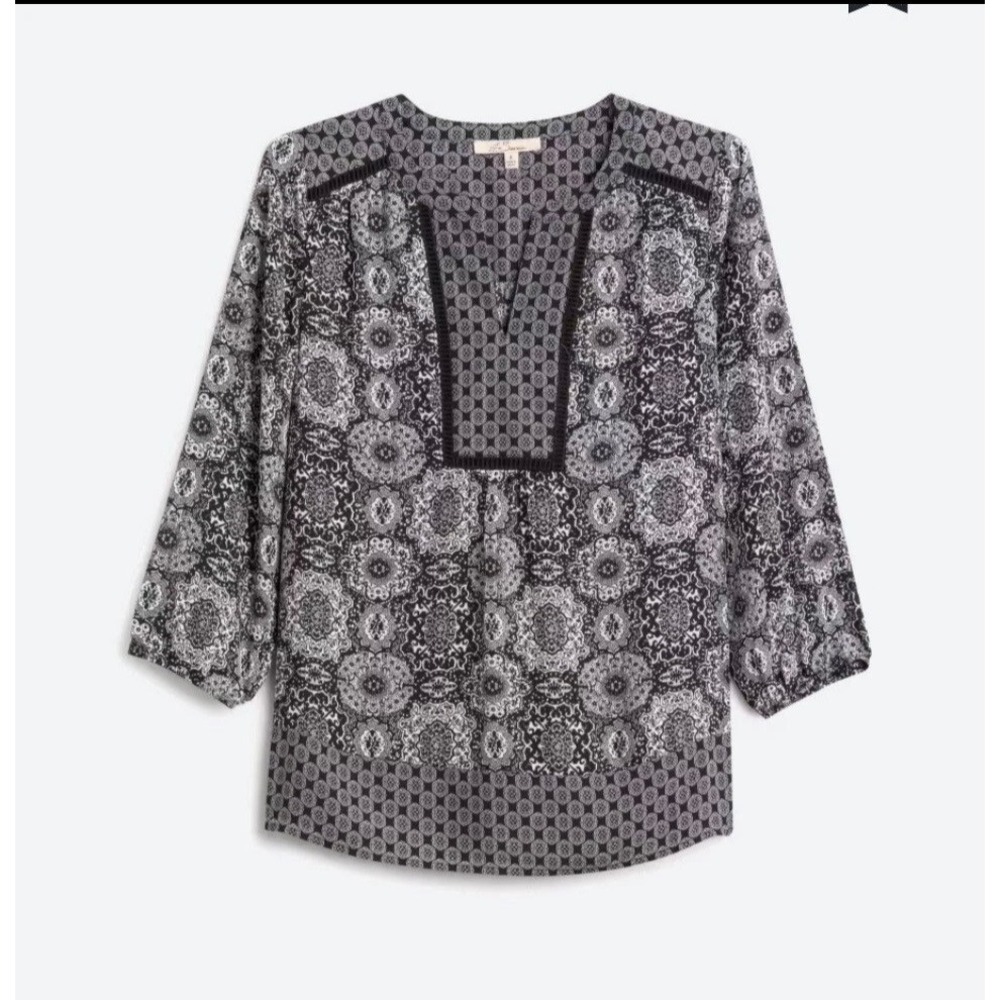 Le Serein Black White Medallion Print Split Neck Blouse 3/4 Sleeve Size L NEW‎